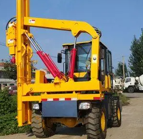 公路護欄打樁機各部件的保養